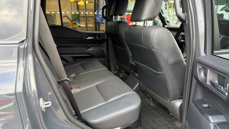 Toyota Land Cruiser 2.8 D-4D 204 Invincible 5dr Auto [7 Seat] Diesel Station Wagon